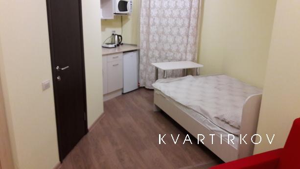 Чистая современная студия, чистое постельное бельё, полотенц