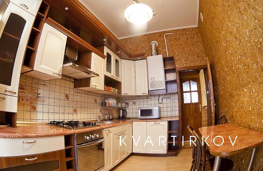 2-bedroom apartment in Rinok, Lviv - apartment by the day