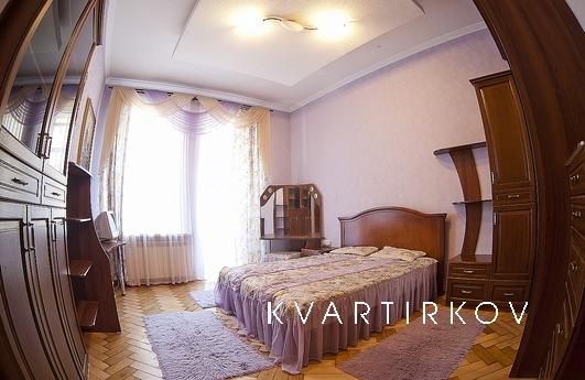 2-х кімнатні апартаменти на Площі Ринок, Львов - квартира посуточно
