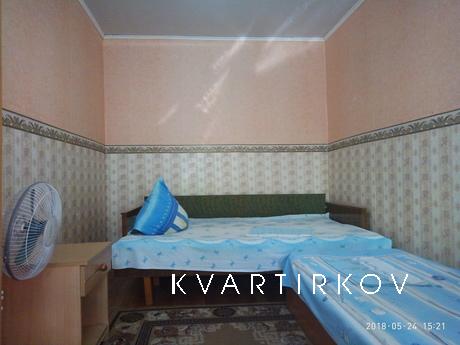 Cozy accommodation, 5 minutes from the s, Berdiansk - apartment by the day