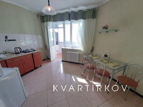 Apartment on Osokorky, near the metro, Kyiv - apartment by the day