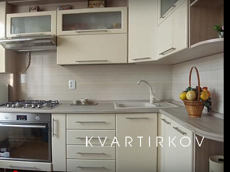 Daily, hourly apartment in Obolon, Kyiv - apartment by the day