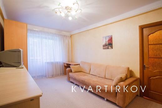 2 bedroom apartment in the center, Kyiv - apartment by the day