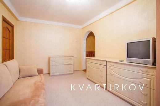 2 комнатная квартира в центре, Киев - квартира посуточно
