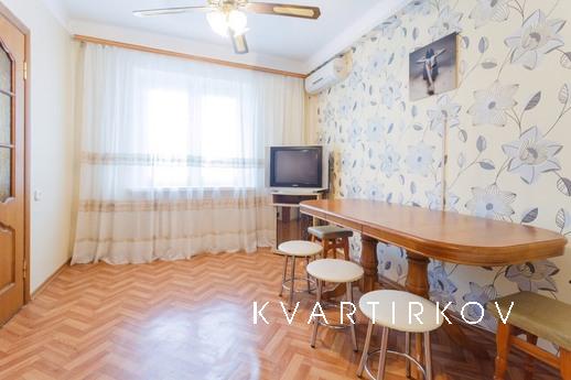 2 комнатная квартира в центре, Киев - квартира посуточно