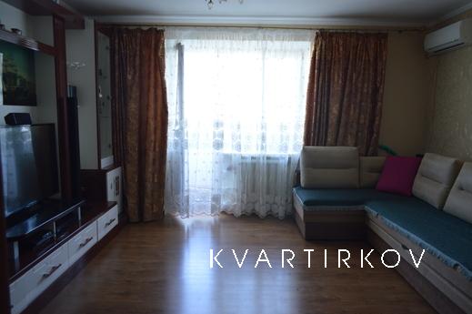 Park 36 from the 1th of July, Chernomorsk (Illichivsk) - apartment by the day