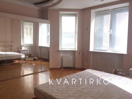 4 bedroom apartment for rent, Odessa - apartment by the day