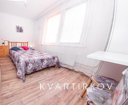 Studio 14 sq.m on the first floor. Nearby convenient transpo