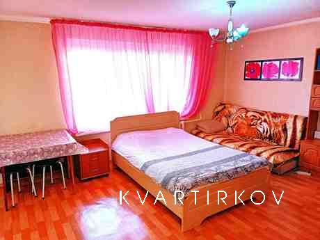 Очень светлая, теплая и уютная квартира !
Отличный вариант д