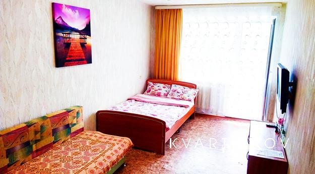 Очень светлая, теплая и уютная квартира!, Нижнекамск - квартира посуточно