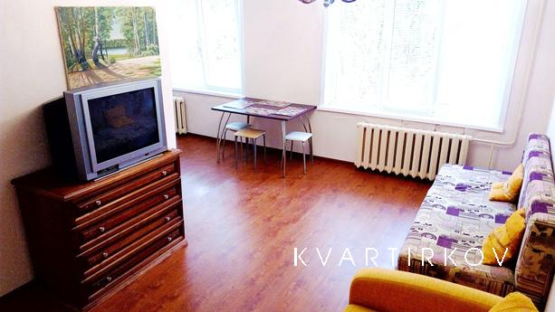 Уютная 2-х комнатная квартира в центре!!, Нижнекамск - квартира посуточно