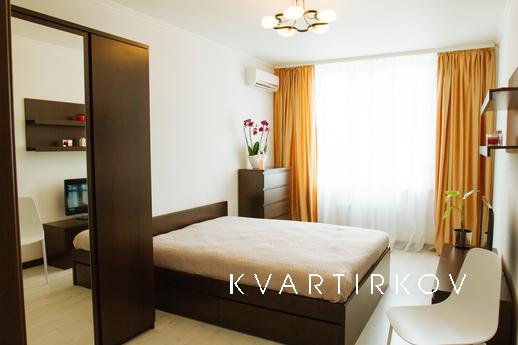 beautiful apartment for rent, Kyiv - apartment by the day
