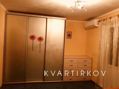 Apartment by the day Heroes of the Dniep, Kyiv - apartment by the day