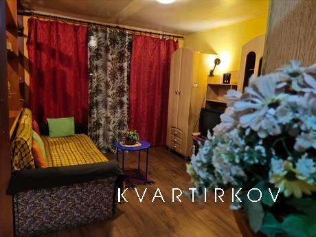 1 to apt Veresneva 17 (Kharkiv array), Kyiv - apartment by the day