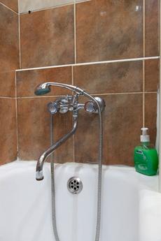 Бюджетная двухкомнатная квартира, Тюмень - квартира посуточно