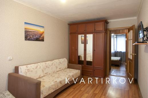 Бюджетная двухкомнатная квартира, Тюмень - квартира посуточно