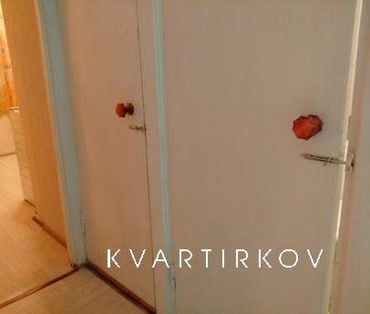 Бюджетная двухкомнатная квартира, Тюмень - квартира посуточно