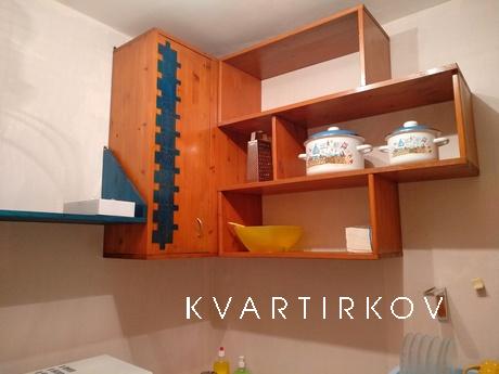 Бюджетная двухкомнатная квартира, Тюмень - квартира посуточно