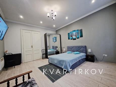 Quiet apartment in the center, Chernivtsi - apartment by the day