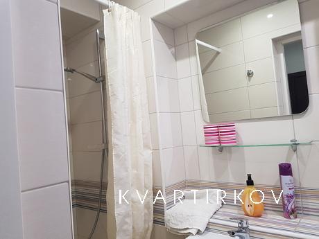 Quiet apartment in the center, Chernivtsi - apartment by the day