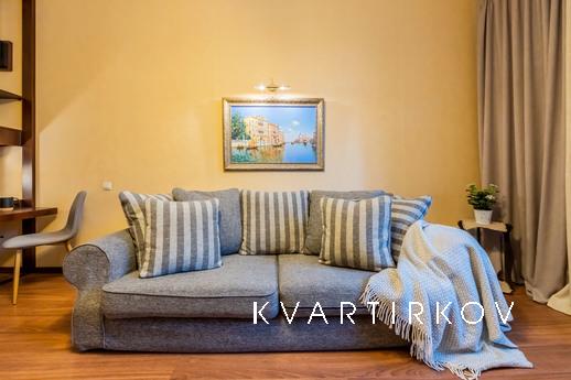 Center of Kiev magical 2-room apartments, Kyiv - apartment by the day