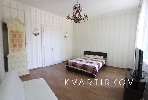 An apartment in 3 hvilinov vid Ploschі Rinok. Duja is clean 