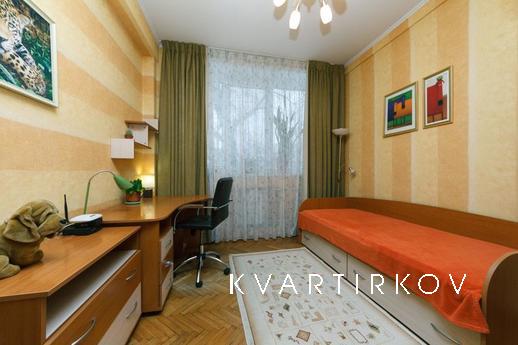 3х кімнатні апартаменти на КПІ, Київ - квартира подобово