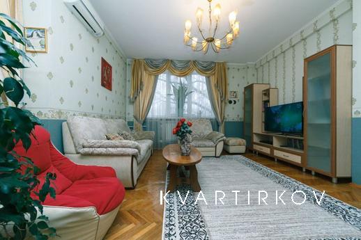 The apartment is two minutes walk from the center. The bedro