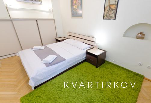 Апартаменти з 2 спальнями на Толстого, Київ - квартира подобово