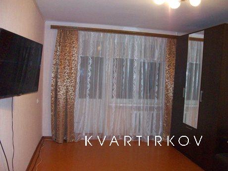 Two bedroom apartment on the Revolutiona, Feodosia - apartment by the day