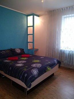 Renting: hourly, daily, weekly 2-room apartment on Artekovsk