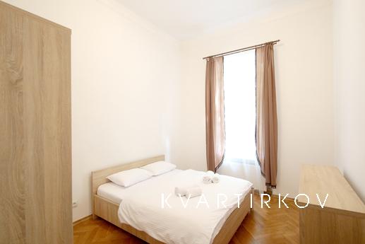 The apartment is located on the street. Shevchenko 4 on the 