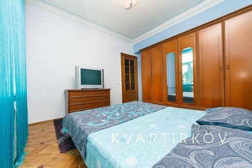 3-комнатная на Крещатике, Киев - квартира посуточно