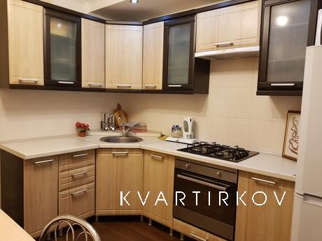 2 Luxurious apartment in the center of D, Donetsk - apartment by the day