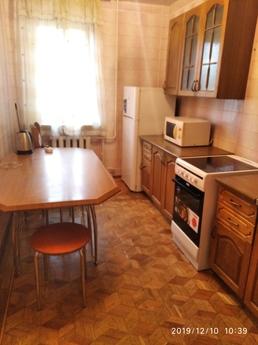 3rd apartment on ova., Odessa - apartment by the day
