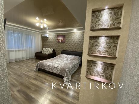 Studio class 'Lux' in the heart, Bakhmut (Artemivsk) - apartment by the day