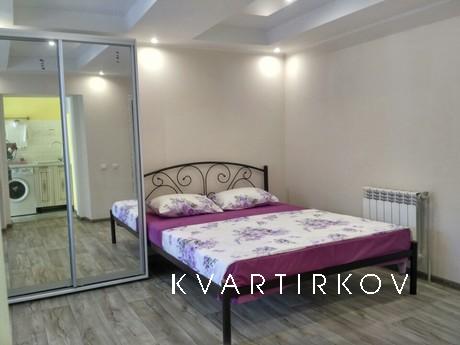 Сдам 1 ккв с двориком,  есть где поставить машину, все новое