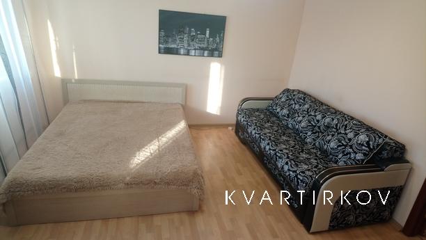 1 кв район Торгового Центра Кристалл, Тюмень - квартира посуточно