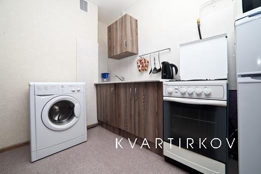 Квартира у ТРЦ 'КАРНАВАЛ', Екатеринбург - квартира посуточно