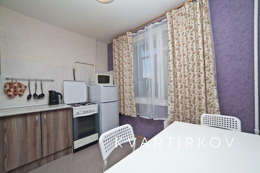 Квартира у ТРЦ 'КАРНАВАЛ', Екатеринбург - квартира посуточно