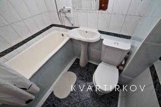 Квартира у ТРЦ 'КАРНАВАЛ', Екатеринбург - квартира посуточно