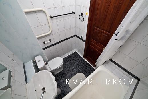 Квартира у ТРЦ 'КАРНАВАЛ', Екатеринбург - квартира посуточно