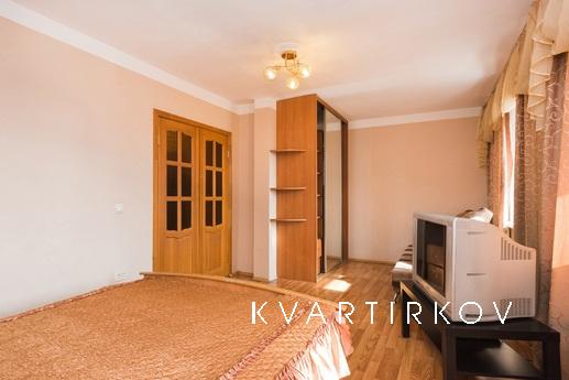 Квартира у авторынка 'БЕЛАЯ БАШНЯ'!, Екатеринбург - квартира посуточно