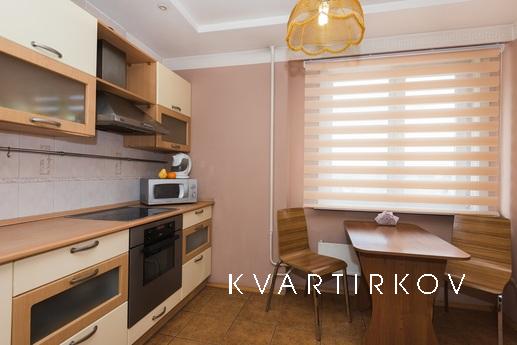 Квартира у авторынка 'БЕЛАЯ БАШНЯ'!, Екатеринбург - квартира посуточно