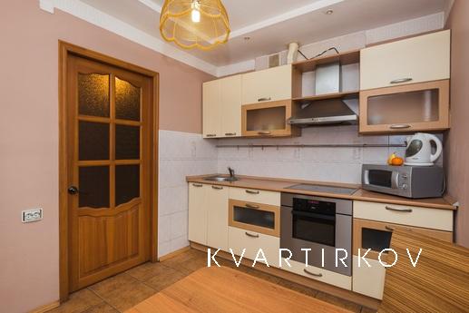 Квартира у авторынка 'БЕЛАЯ БАШНЯ'!, Екатеринбург - квартира посуточно