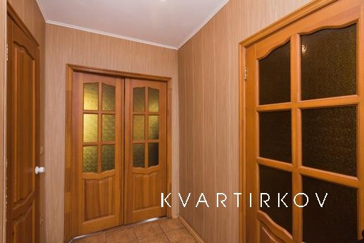 Квартира у авторынка 'БЕЛАЯ БАШНЯ'!, Екатеринбург - квартира посуточно