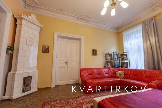 2 окремі спальні, балкон. Центр, Lviv - apartment by the day