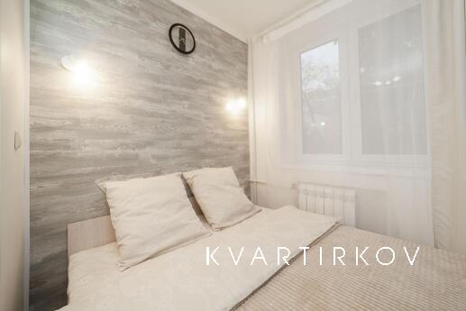 Уютная студия на Б.Татарской, Москва - квартира посуточно