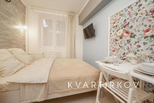 Апартамент расположен в историческом центре Москвы, рядом с 