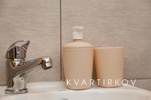 Уютная студия на Б.Татарской, Москва - квартира посуточно